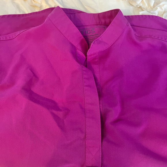 FIGS Raphaela Top - Picture 2 of 3